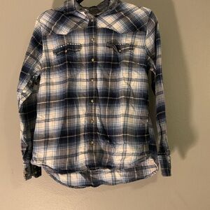 Woman jachs girlfriend button up shirt!